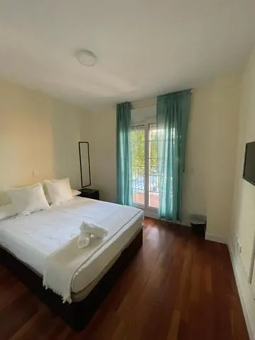 Guest house Chalet Pension Rooms Abril Madrid