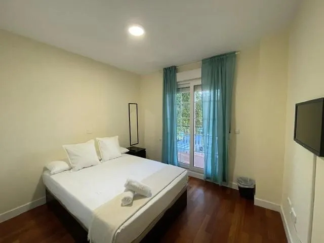 Chalet Pension Rooms Abril Madrid