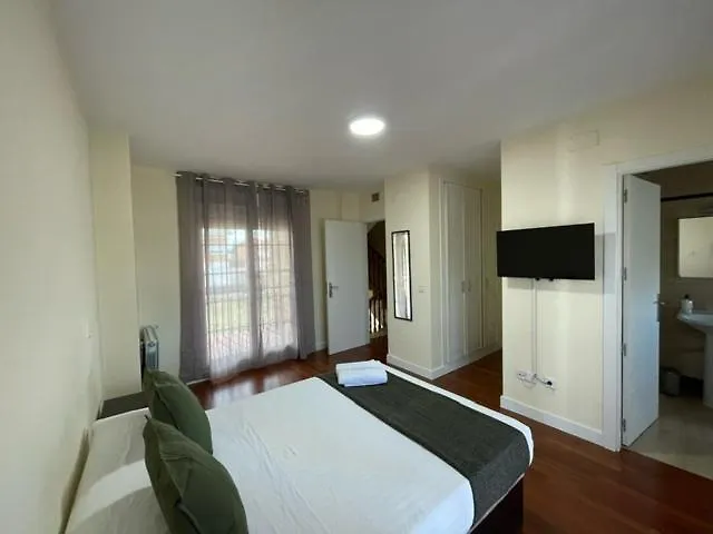 Chalet Pension Rooms Abril Madrid Spain